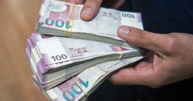 Həbsdə olan vəzifəli şəxsin ailəsindən 52 min alıblar Həbsdə olan vəzifəli şəxsin ailəsindən 52 min alıblar