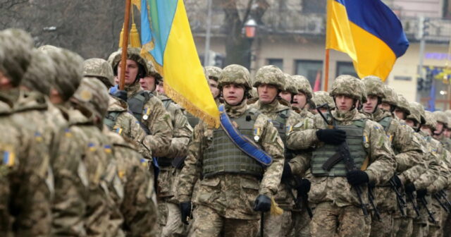 Ukrayna ordusunu Krım sərhədinə yerləşdirdi