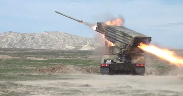 Azərbaycan Ordusunda raket-artilleriya batareyalarının döyüş atışlı taktiki təlimləri başlayıb – VİDEO