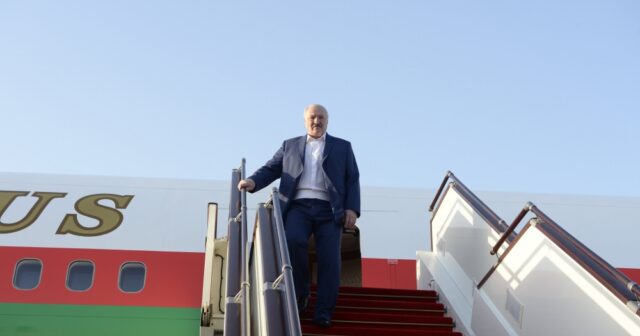 Lukaşenko Bakıya gəldi – FOTO