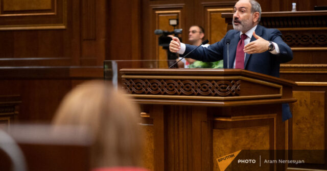 Ermənistan parlamenti Paşinyanın baş nazir seçilməsinə səs verməyib