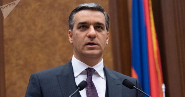 Ermənistanda hakim dairələr ona qarşı birləşdi, istefası gözlənilir