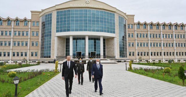 Prezident Naxçıvan Qarnizonu Mərkəzi Hospitalının açılışında – FOTO