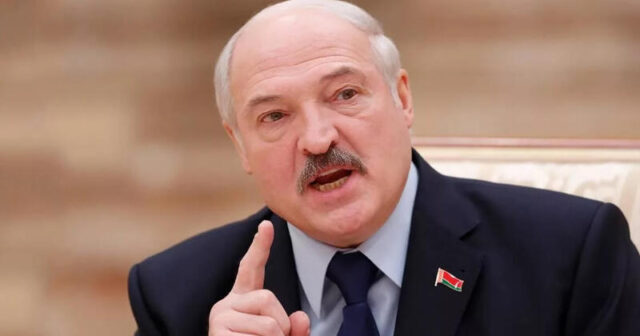 Lukaşenko Tixanovskayanı təhqir etdi