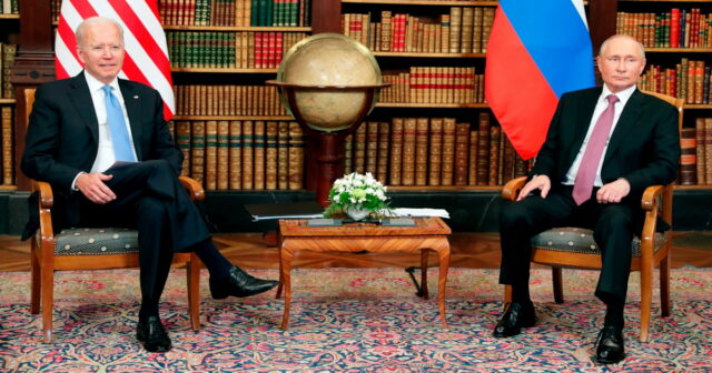 Poroşenko: Putin dünyanı bölmək üçün getmişdi…