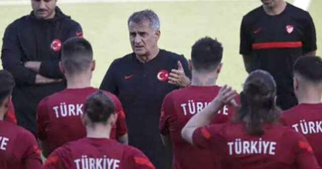 Türkiyəli futbolçular Bakıda dalaşdı