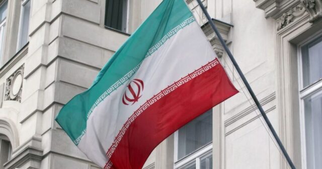 İranlı diplomatlar Bakıdakı səfirlikdən qaçdılar-VİDEO