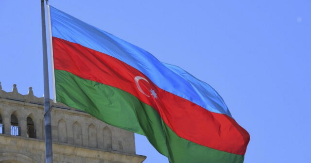 Yanğınsöndürənlər bu dəfə Azərbaycan bayrağını “xilas etdi” – Video