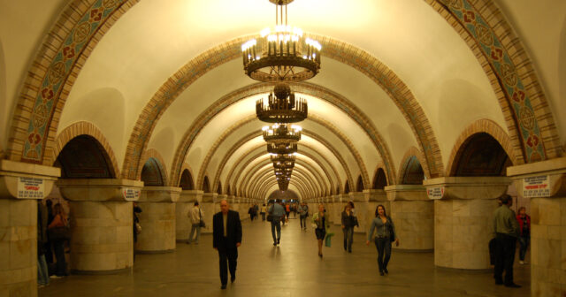 Kiyev metrosu fəaliyyətini tam dayandırdı – FOTO