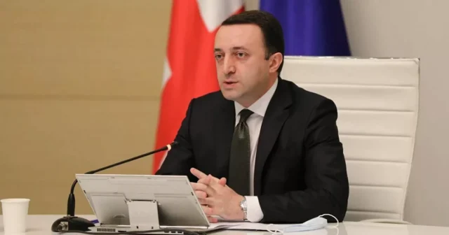 İrakli Qaribaşvili Bakıya gəlir