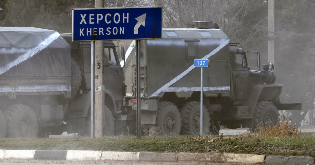Ukrayna ordusu Xersonun bir addımlığında: Ruslar geri çəkilir
