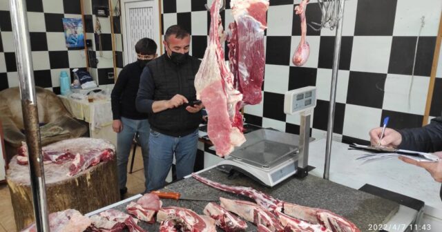 Naxçıvanda restoranlara at əti satanlar saxlanıldı – FOTO