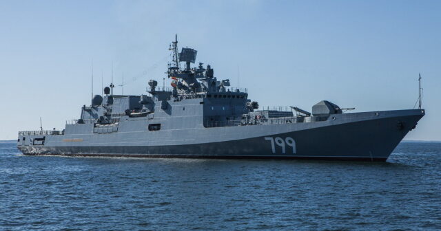 Moskva-dan sonra Admiral Makarov da VURULDU