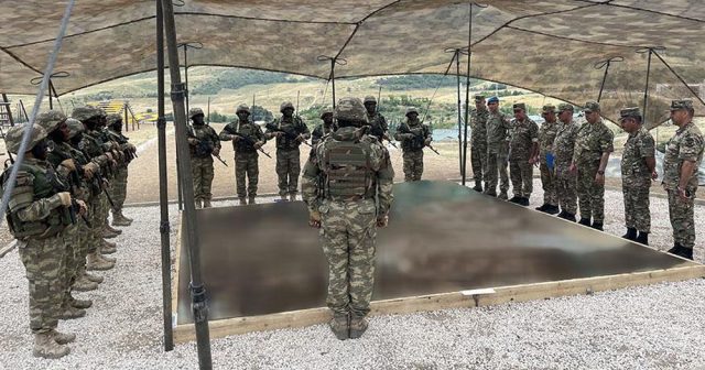 Komandolar xüsusi taktiki təlim keçiblər – VİDEO