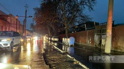 Gəncədə yolları su basdı, nəqliyyatın hərəkəti İFLİC OLDU – FOTO