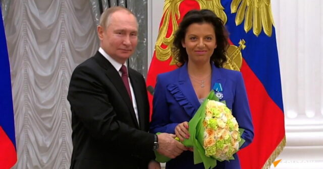 Putin Simonyana Şərəf ordeni verdi