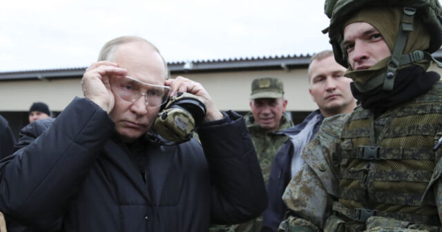 Putin Ukraynanın Xerson və Luqansk vilayətlərinə səfər etdi