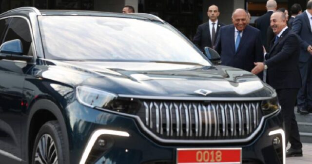 Çavuşoğlu misirli həmkarını “Togg”la iftara apardı