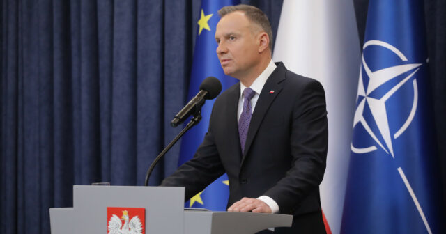 Polşa prezidenti “Rusiya təsiri” haqqında qanuna dəyişiklik etdi