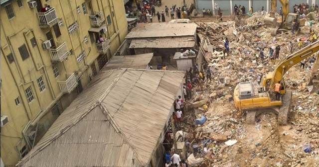 Nigeriyada 2 mərtəbəli bina çökdü: Ölənlər və yaralılar var
