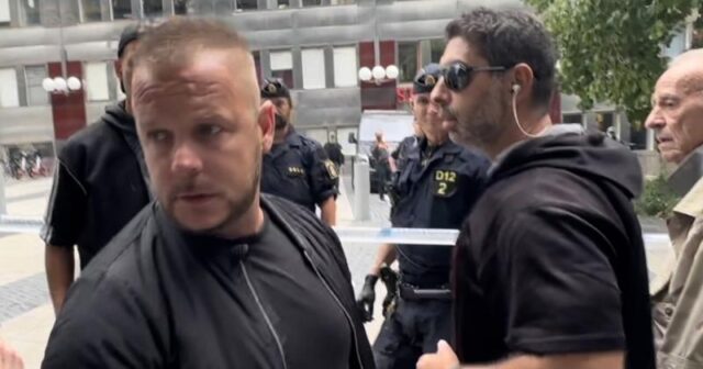 Quranın yandırılmasına qarşı çıxdı, İsveç polisi susdurdu
