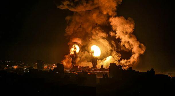 İsrail ordusu raket zərbəsi ilə Qəzzadakı Əhli-Ərəb Xəstəxanasını vurub – VİDEO