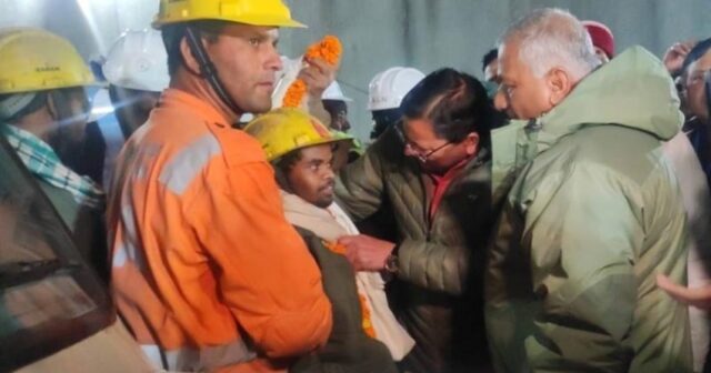 Hindistanda çökən tuneldə qalan 41 işçi xilas edildi