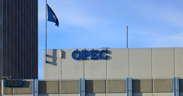 OPEC+ neft hasilatını gündə 1 milyon barel azaldılmasına razılıq verdi