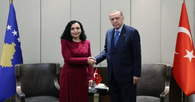 Ərdoğan kosovalı həmkarı ilə görüşüb