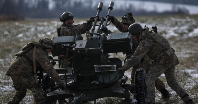 Ukrayna atəşi Donetskdə məktəbə ziyan vurub