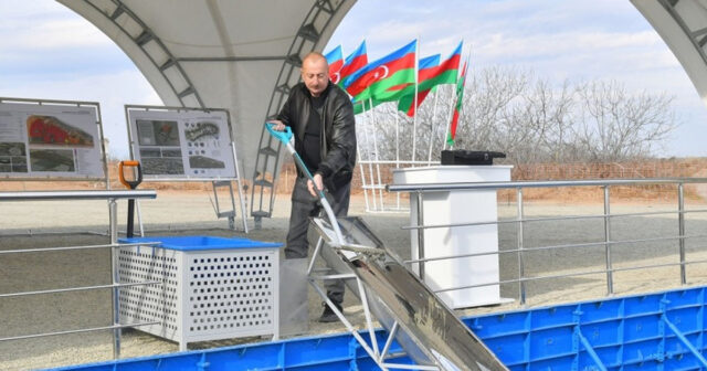 İlham Əliyev Ağdamın Baş Qərvənd kəndinin təməlini qoyub