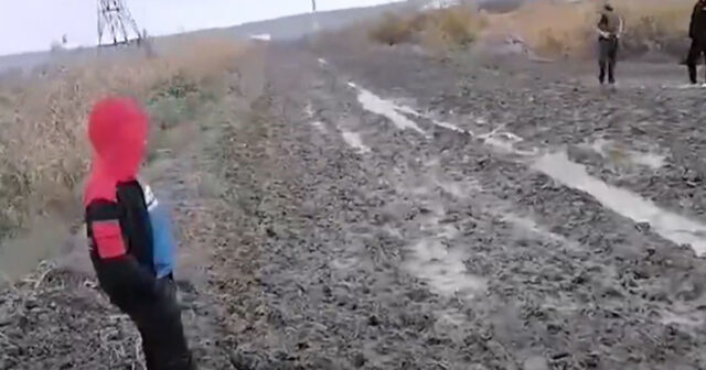 Sabirabadda yol problemi: “Uşaqlarımız məktəbə gedə bilmir” – VİDEO
