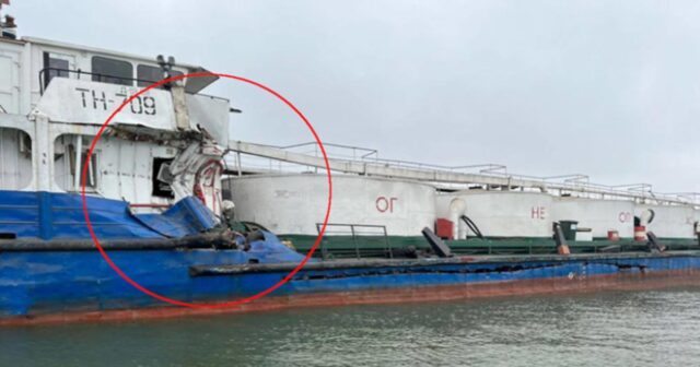 Azov limanında iki gəmi toqquşub