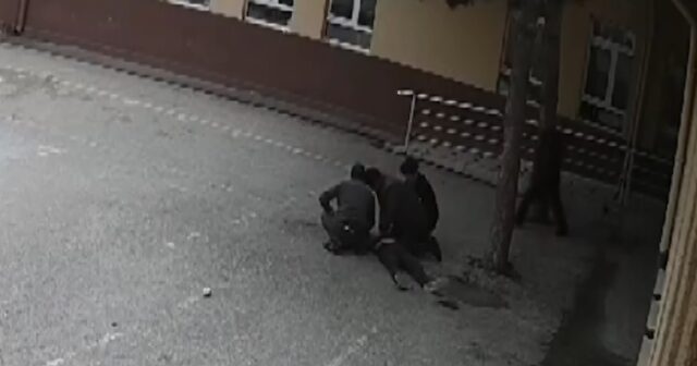 Ürəyi dayanan şagird müəlliminin ürək masajı ilə xilas oldu – FOTO 