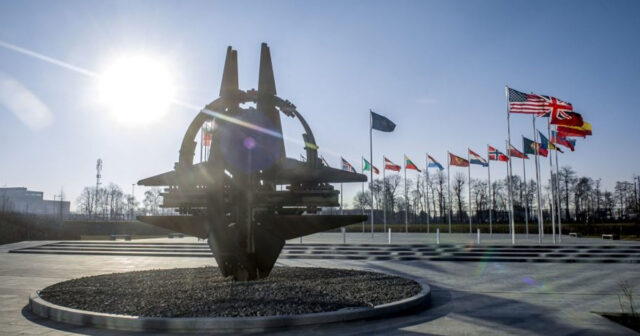 Amerikalı hərbi analitik NATO-nun dağılmasını istisna etməyib