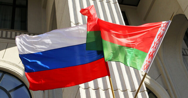 Belarus Rusiya neftinin nəqli üçün tarifi artırıb