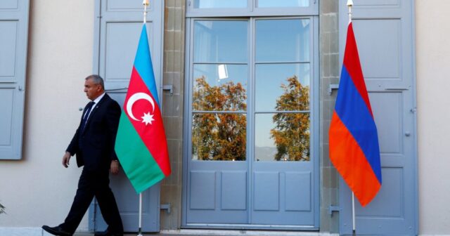 Rusiya Azərbaycanla Ermənistan arasında sülh üçün kömək etməyə hazırdır