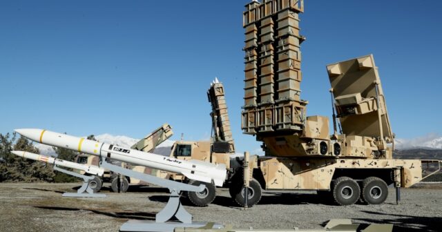 İran iki yeni hava hücumundan müdafiə sistemi təqdim edib