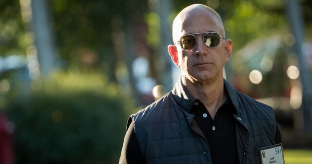 Bezos “Amazon”un 50 milyona qədər səhmini satmaq niyyətindədir