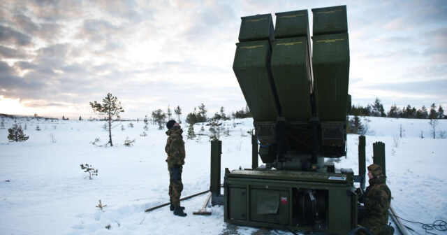 Rusiya hərbçiləri Şimal Hərbi Dairəsi zonasında Norveç radar stansiyasını məhv edib
