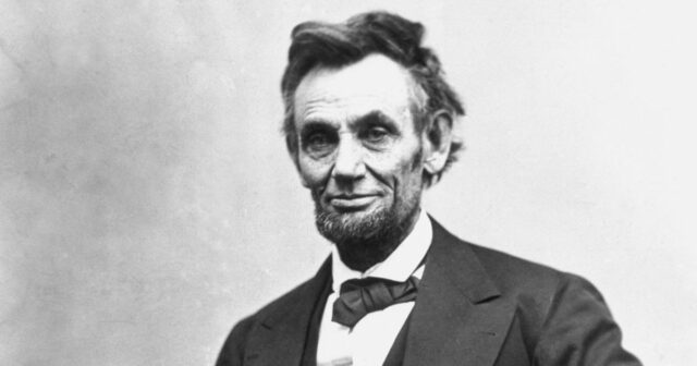 Linkoln 1864-cü ildə Baydenin ulu babasını əfv edibmiş