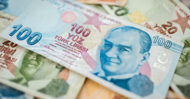 Türk lirəsinin məzənnəsi dollarla müqayisədə minimuma düşüb
