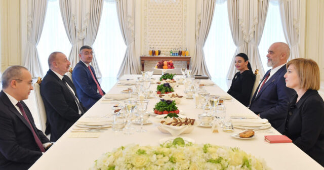 Prezident İlham Əliyevin Albaniyanın Baş naziri ilə geniş tərkibdə görüşü olub – FOTO