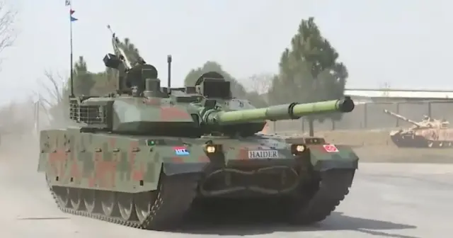Pakistan öz istehsalı olan yeni tankını təqdim edib