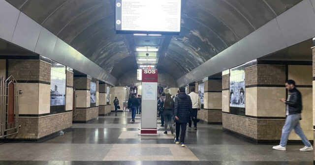 Bakı metrosunda problem: Sərnişinlər düşürüldü