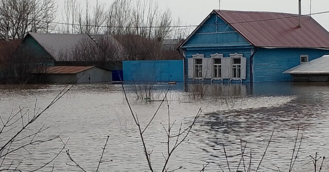 Orenburq vilayətində 24 saat ərzində mindən çox ev sudan azad edilib
