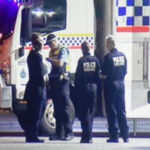 Avstraliyada polis insanlara bıçaqla hücum edən yeniyetməni güllələyib