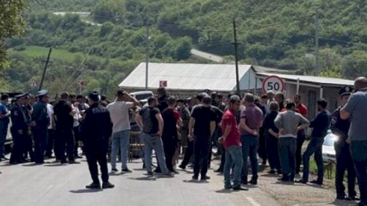 Ermənistanda etirazçılar geri çəkildi