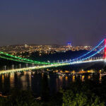 İstanbul körpüləri Azərbaycan bayrağının rəngləri ilə işıqlandırılıb – FOTO