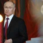 Vladimir Putin Xilaskar İsa Məsih Kilsəsində Pasxa mərasiminə qatılıb